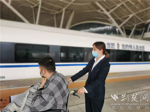 依托文明空间 武汉火车站打通旅客出行“最后一公里” (2).png.png