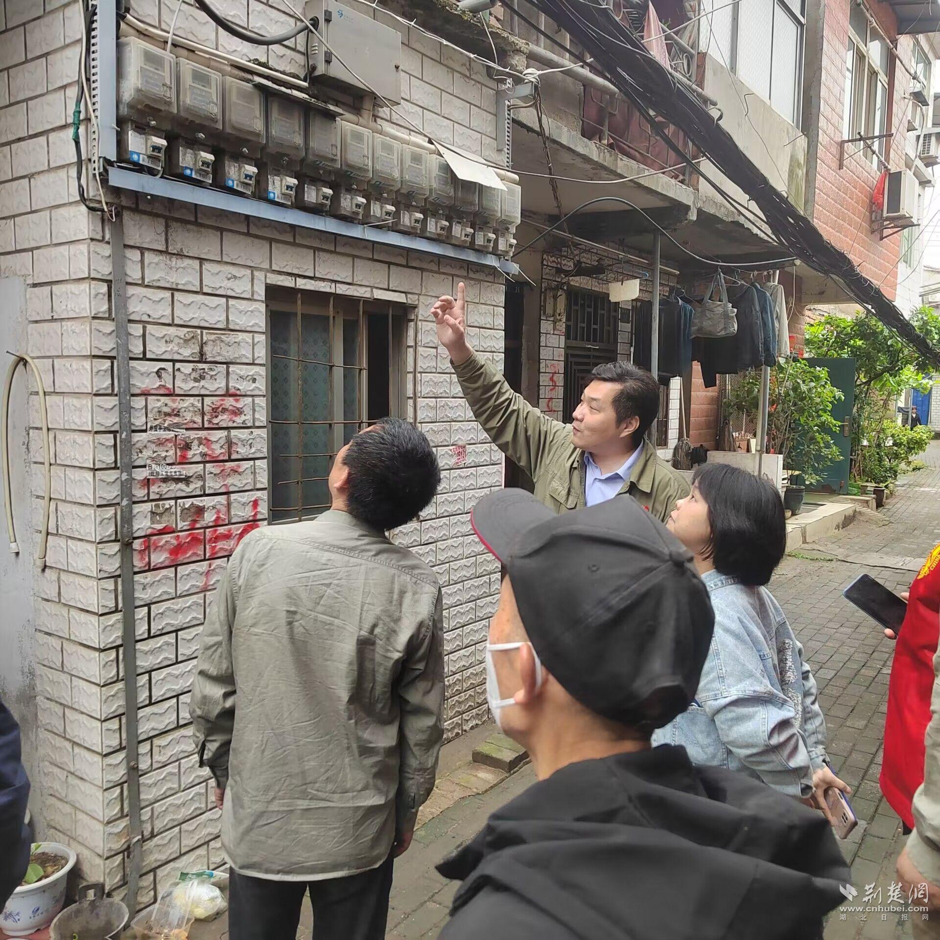 实地走访了解情况.jpg.jpg