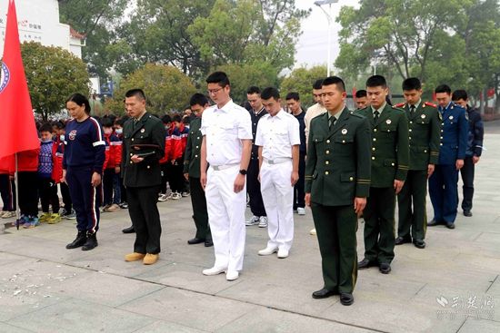 黄州区2023年春季退役士兵共上“返乡红色教育第一课”