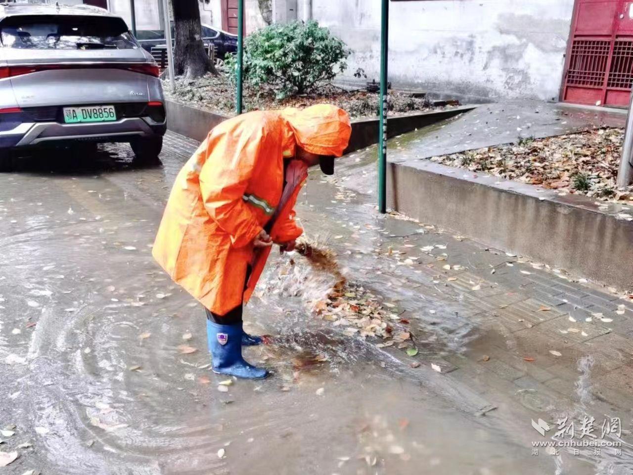 “环卫橙”协助排滞.jpg.jpg