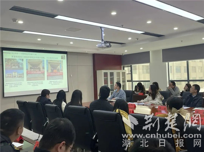 武汉洪山:今年培训班怎么举办?这个街道的年轻干部畅所欲言自己定方案.jpg