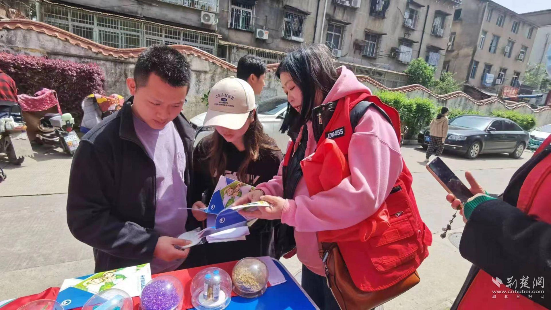 讲解毒品知识.jpg.jpg