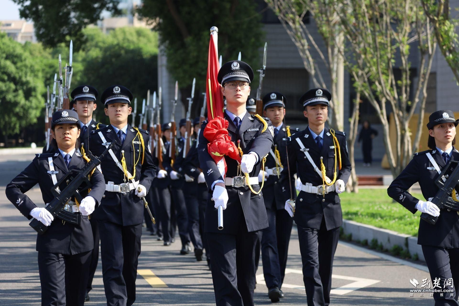 升旗 学生.JPG.JPG