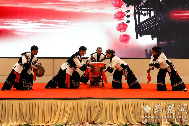 五峰民族歌舞表演 (2).jpg.jpg