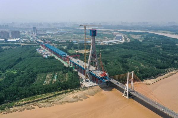 PP电子济南黄河公路大桥扩建工程南岸主塔