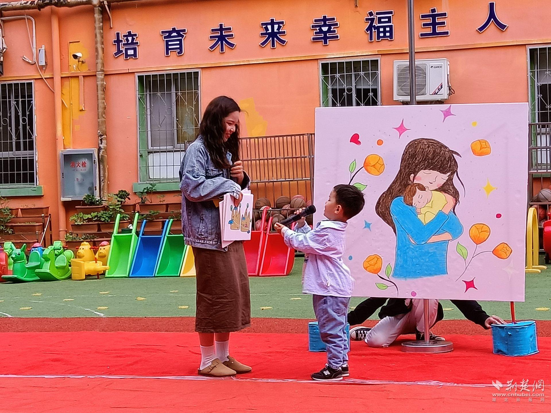 亲子携手演绎童话故事.jpg.jpg