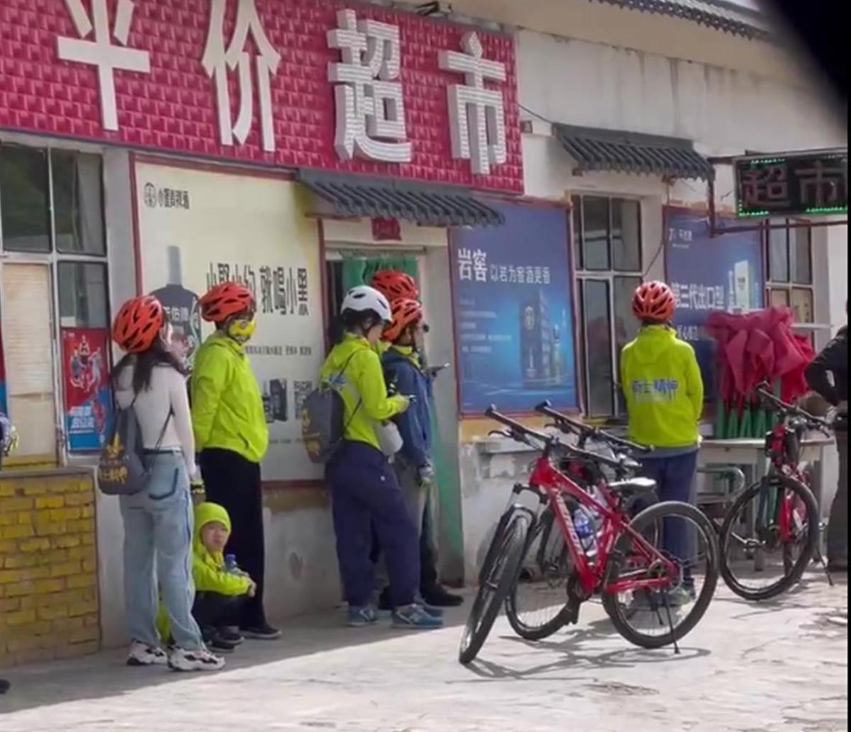 禁停路段停车扣多少分_游客称在青海湖附近买水遭驱赶_禁停路段停车扣多少