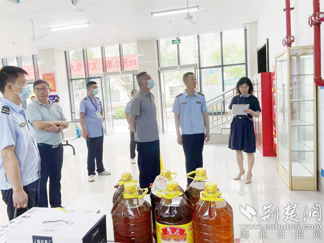督促企业落实主体责任 洪山区为高考食品安全保驾护航.png.png