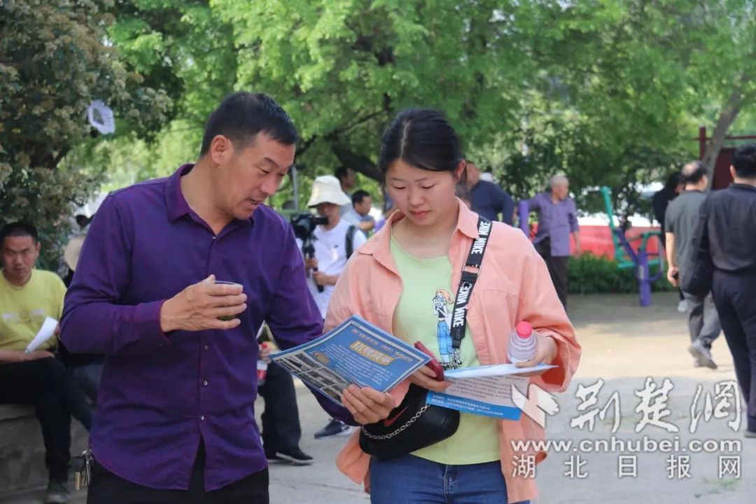 孝昌举办“区域劳务协作”招聘会1.jpg.jpg