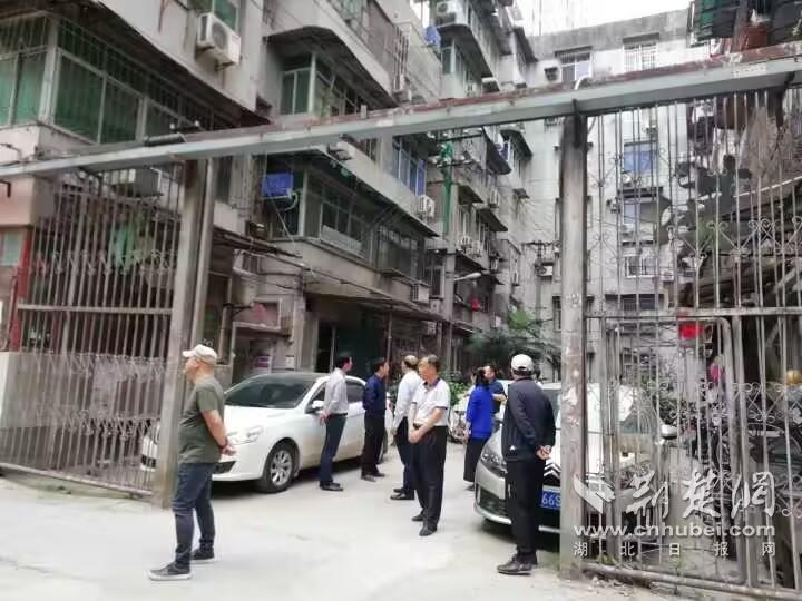 院门拆除前.jpg