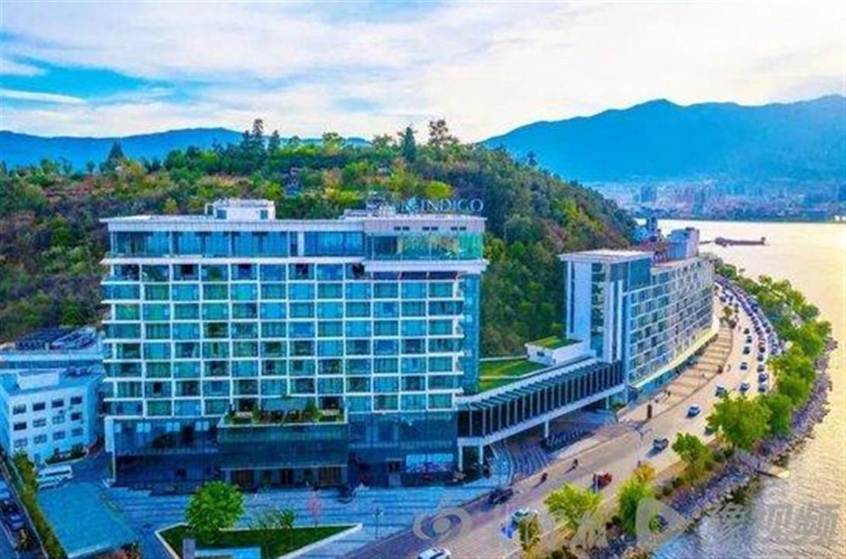 警方陈冠希疑视女主角_裸男带手机闯女浴室 警方：疑罪从无_合同诈骗警方会找哪些证据
