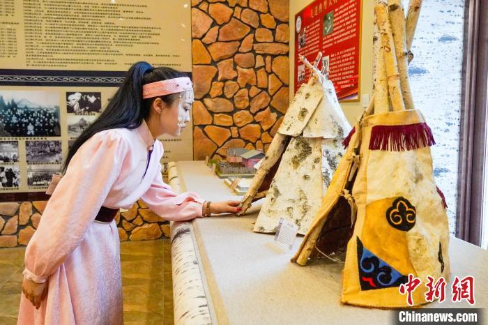 小小桦树皮展现鄂伦春族下山定居70年巨变-荆楚网-湖北日报网