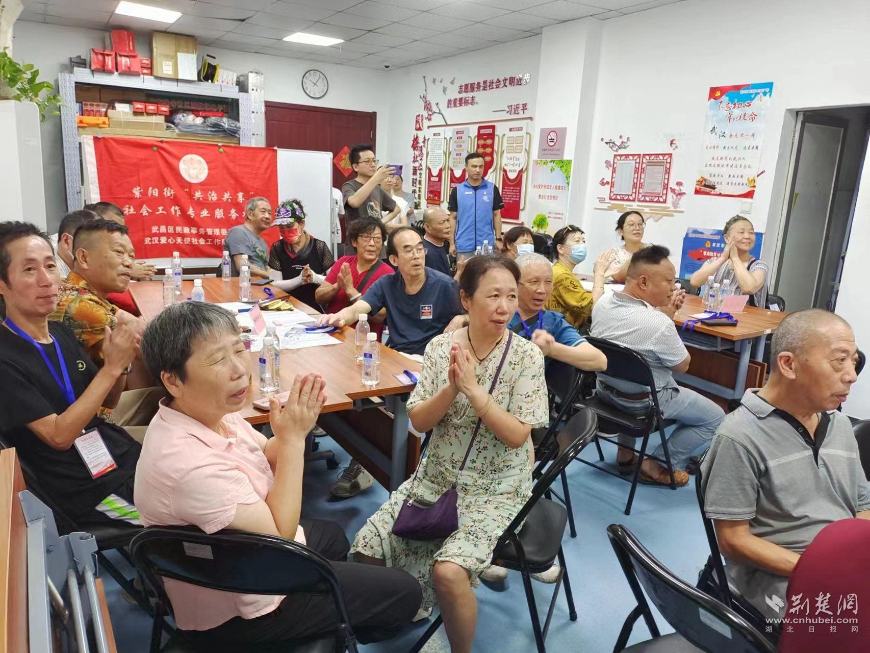 梅隐寺社区志愿者齐唱志愿服务拍手歌。.jpg.jpg