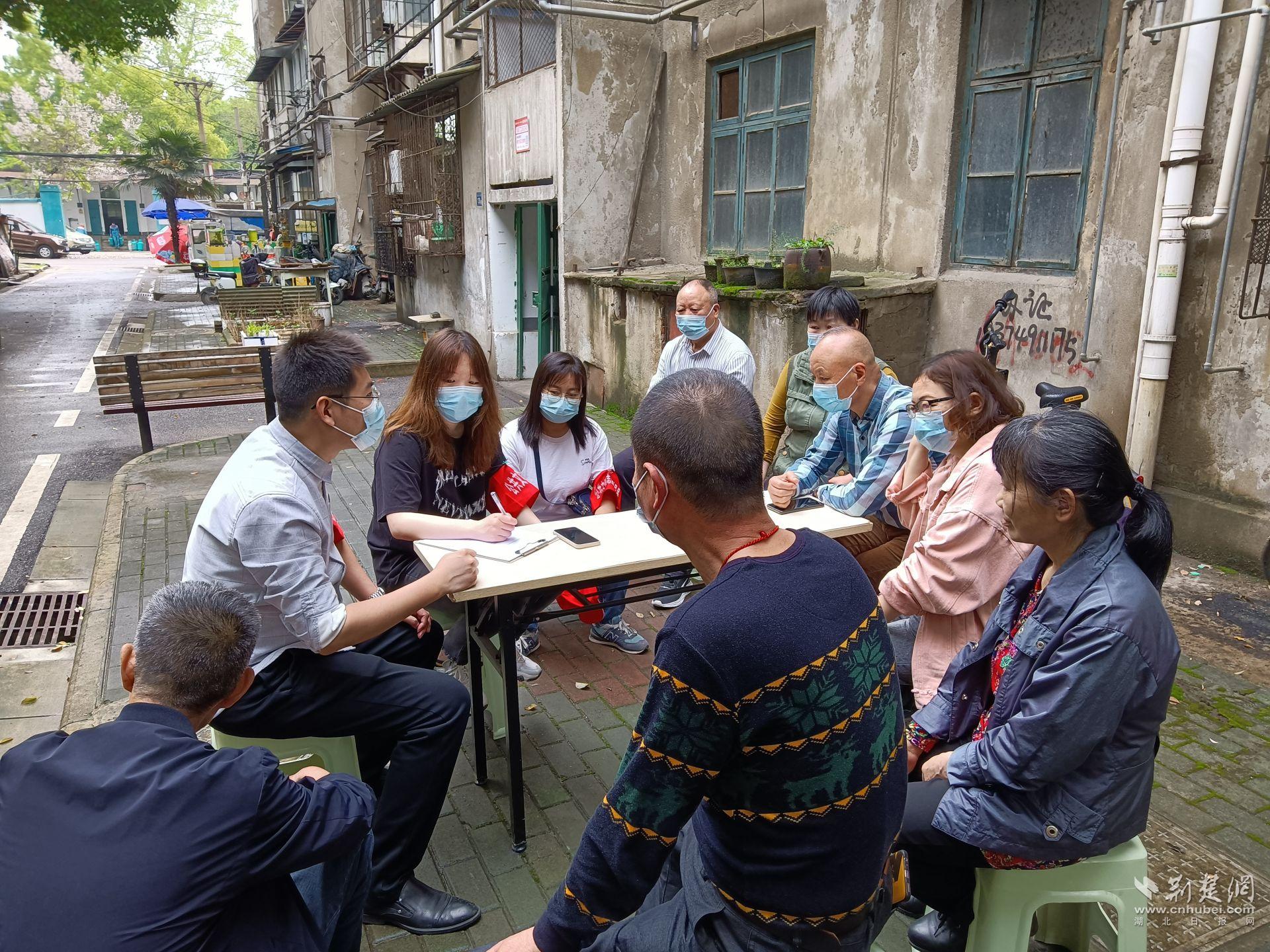 召开居民议事会.jpg.jpg