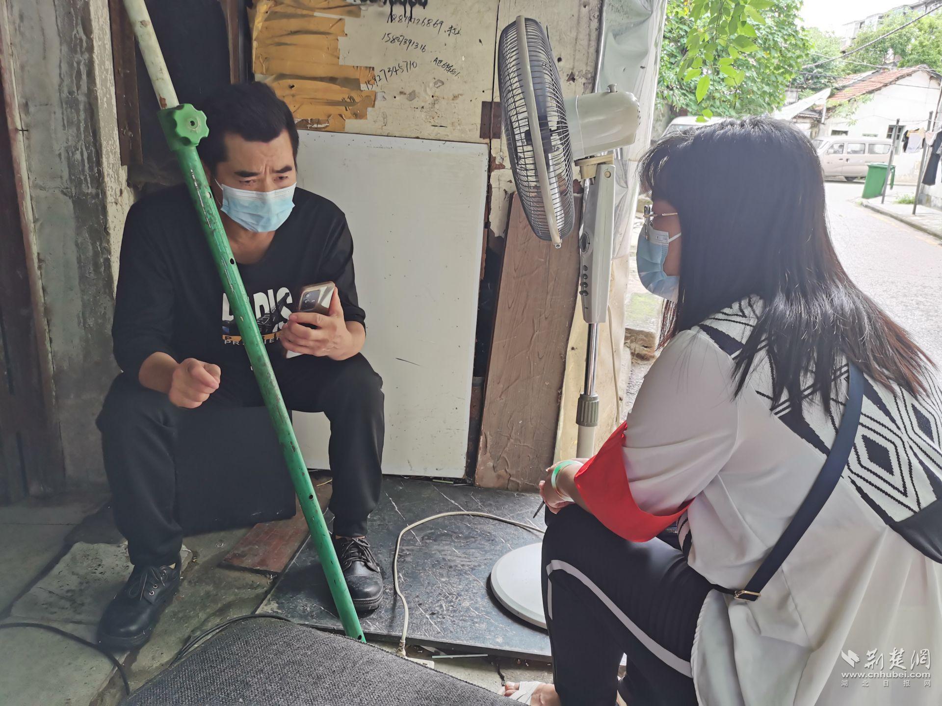 热心居民主动请缨承担费用.jpg.jpg