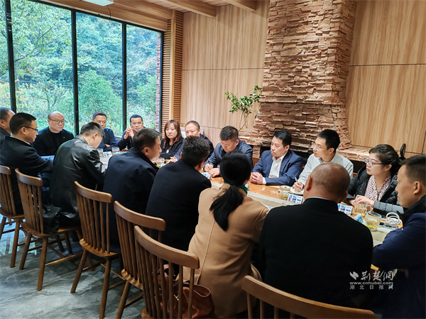开展对口帮扶交流座谈会.jpg