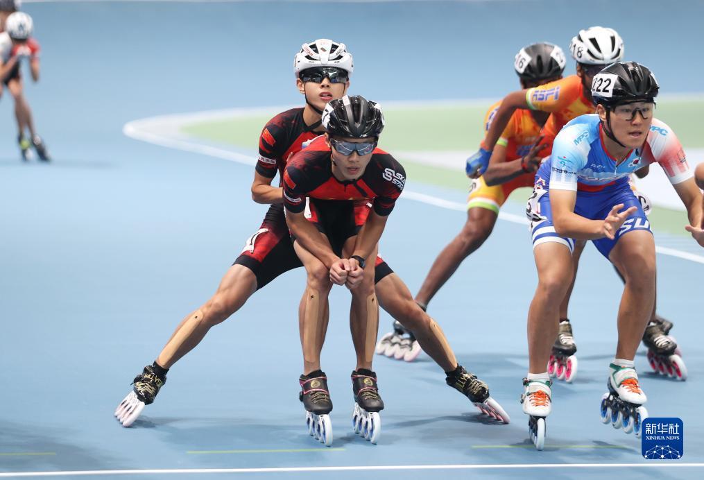 自由式轮滑男子速度过桩赛中国队夺冠 548b9236df8ce2ebfd65c24541fdec01.jpeg