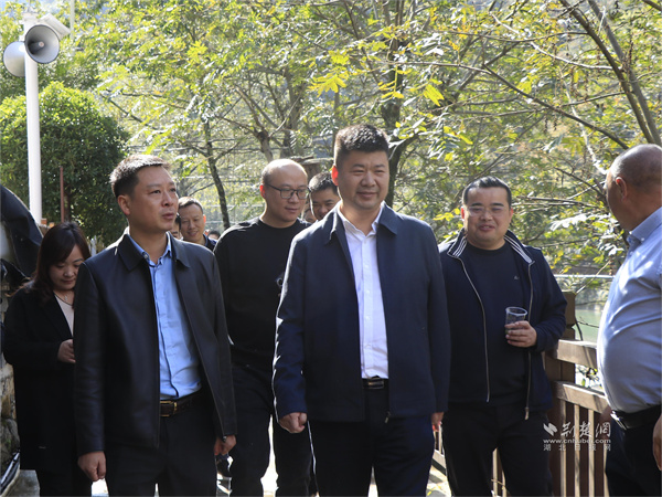 参观“生态司法+乡村振兴”实践基地.JPG