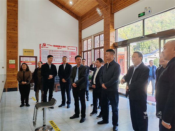 参观红烈村村民委员会.jpg