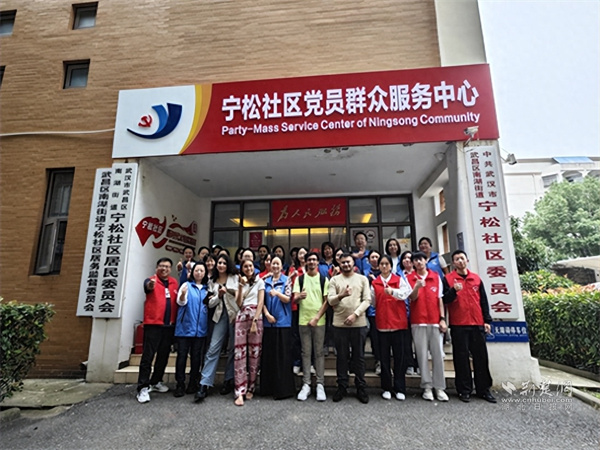 合影留念.jpg