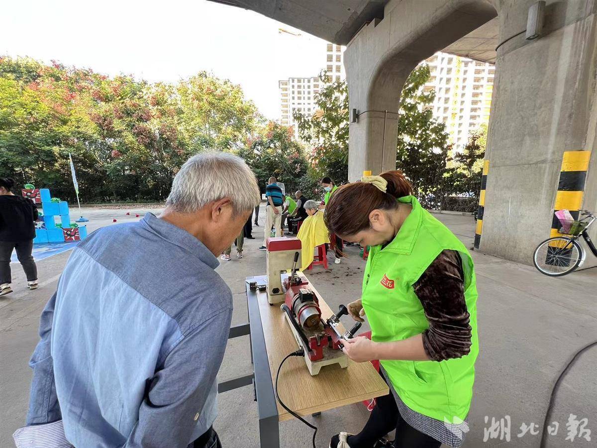 完美体育“趣味运动享健康”这场重阳节活动非常受欢迎