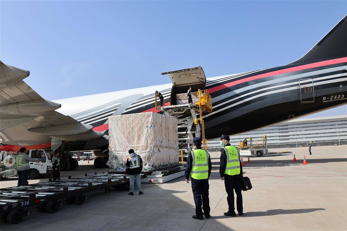 花湖机场首次实现进米乐 M6米乐口货物“直装直提”(图3)