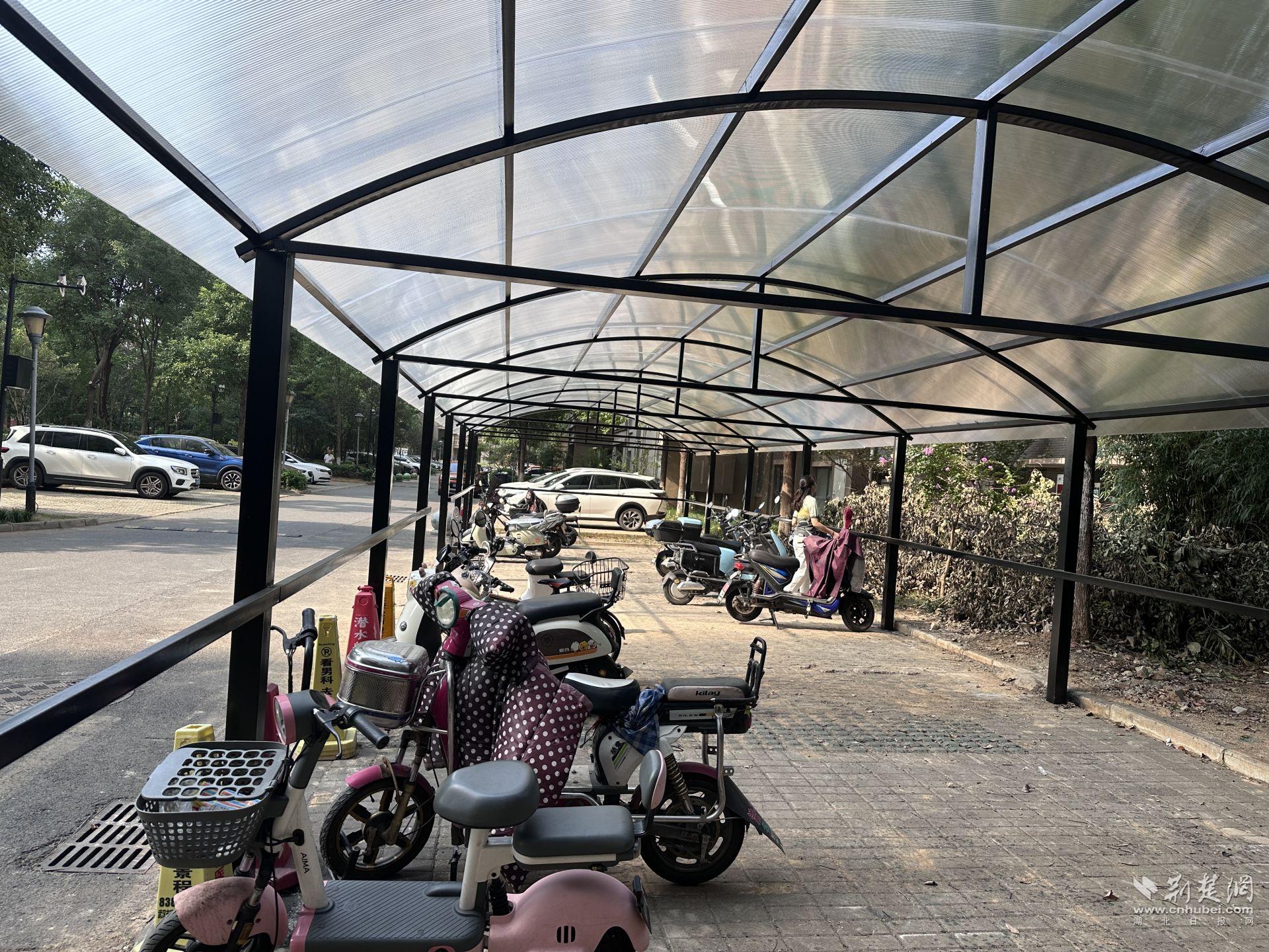 修建電動車棚.jpg.jpg