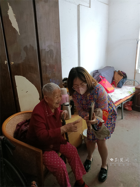 上门协助老年人社保资格认证.jpg