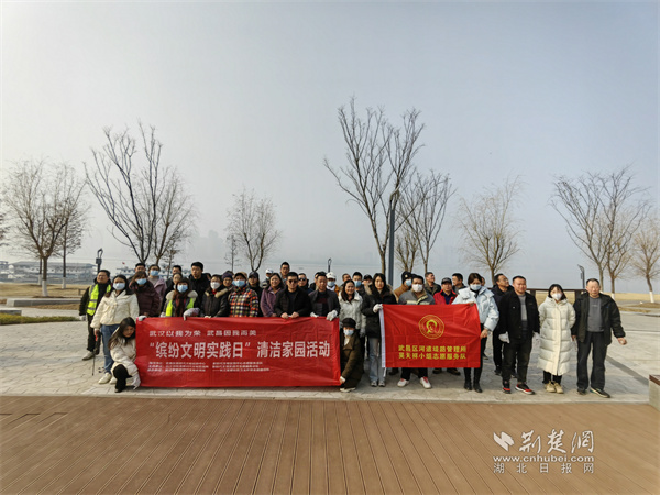 活动合影.jpg