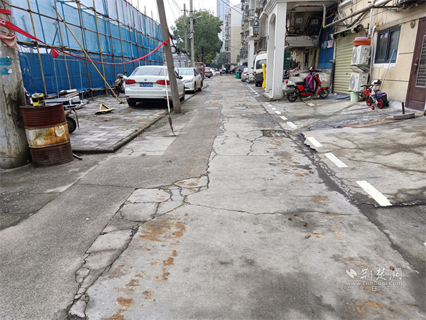 康华园小区道路改造前.jpg