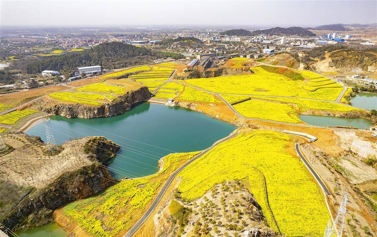 邦女郎嬌媚現身 《007傳奇》最新海量截圖賞識