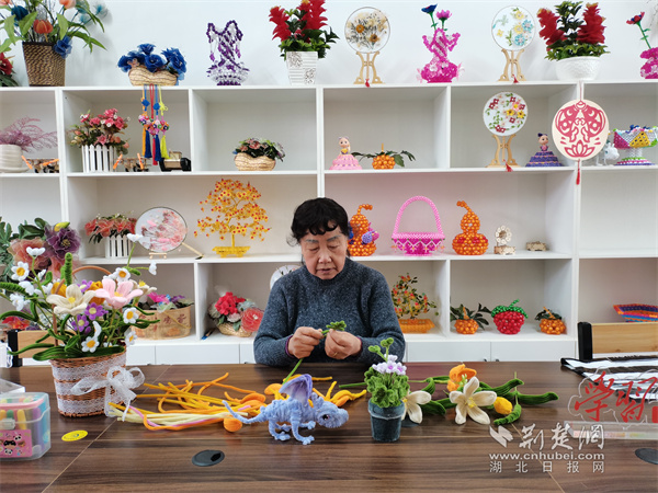 陈桂兰师傅的手工品.jpg