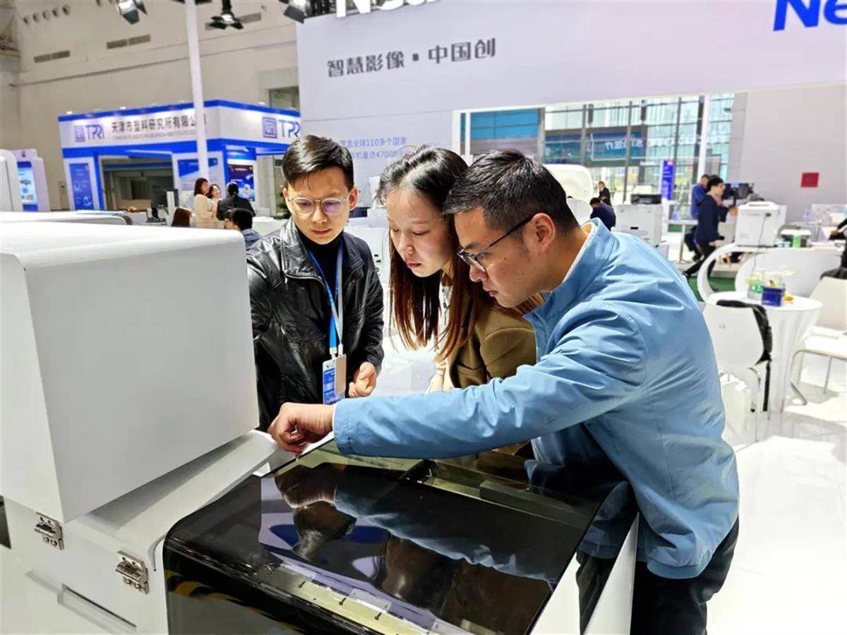 超声刀设备什么牌子能治病的“细菌”，独特的“手术刀”……光谷携众多“黑科技”亮相健博会_https://www.jmylbn.com_新闻资讯_第3张