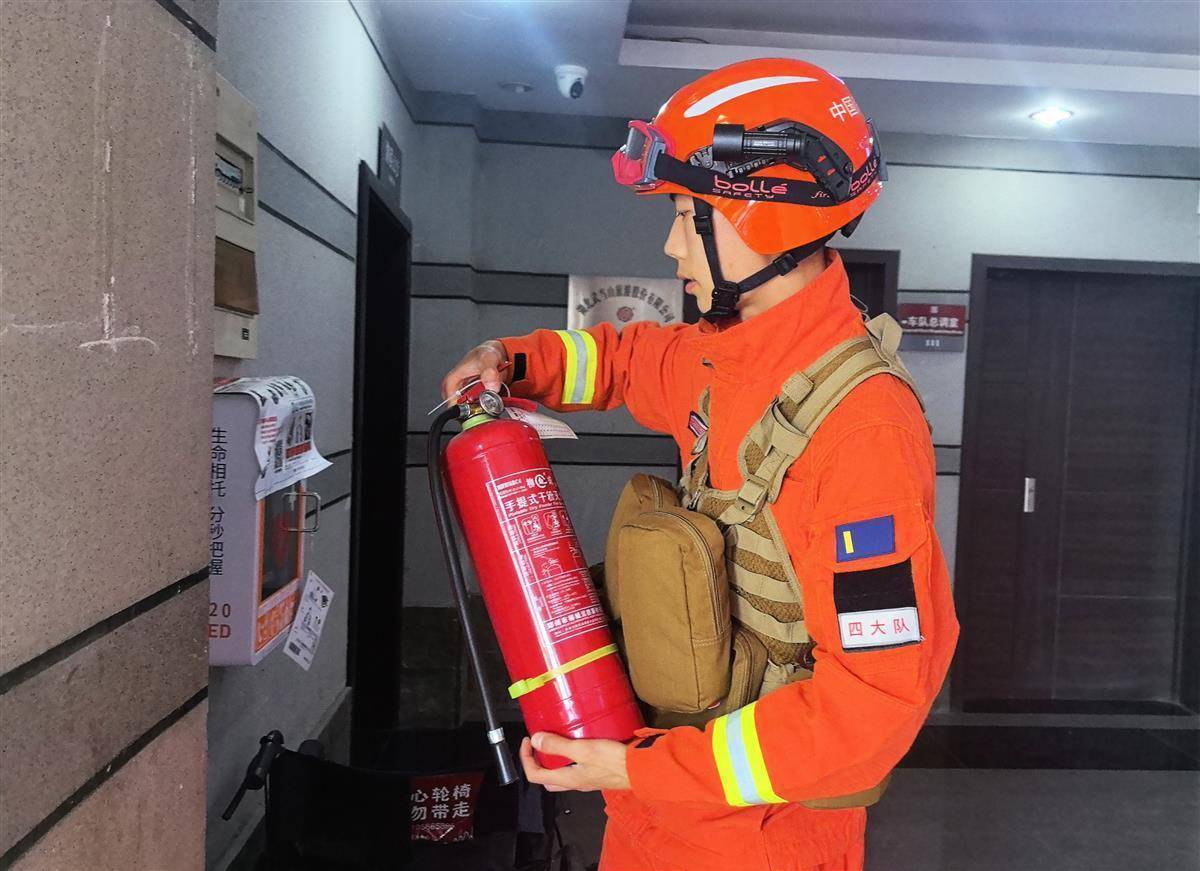青年男士時尚服裝搭配（青年男士時尚穿搭）