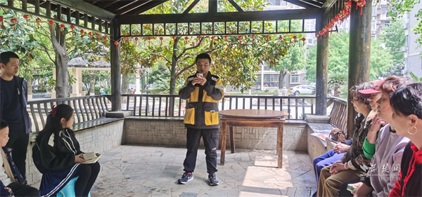 外卖小哥白岩峰分享读书心得。.jpg