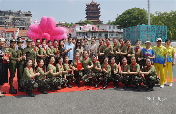 黄鹤楼街道第十一届广场舞比赛活动合影。.jpg