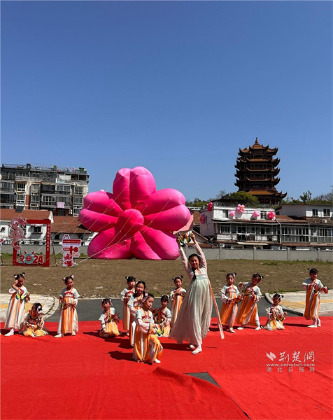 儿童古装舞蹈《醉春风·戏蝶》.jpg
