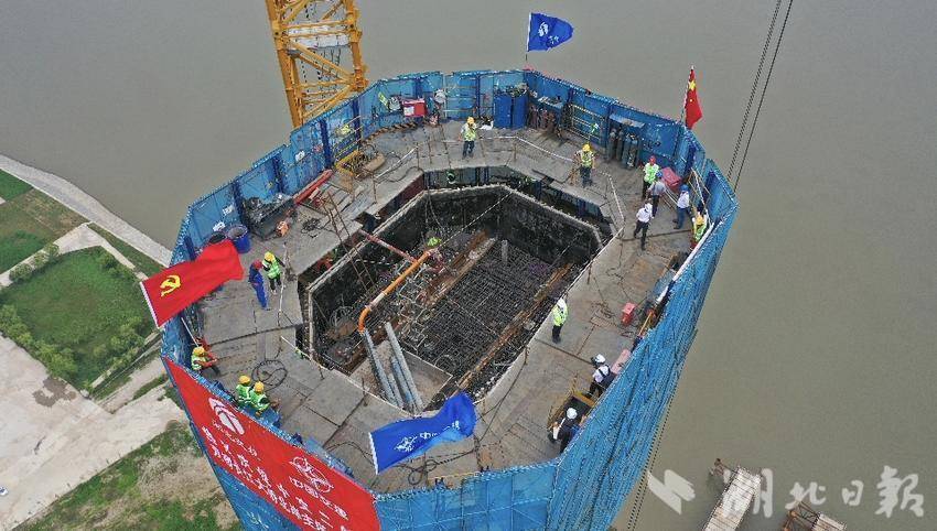 時尚個性服裝直播視頻素材（服裝直播現場圖片）