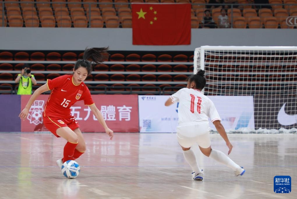 足球女孩壁纸外国的吗,足球女孩手机壁纸