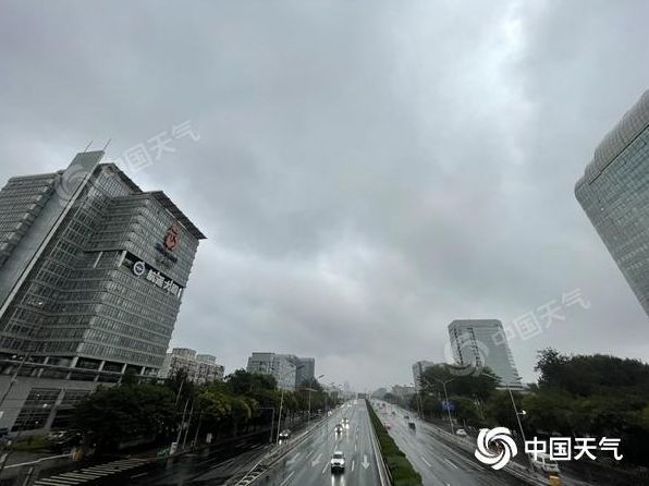 警惕次生灾害！北京今日雨水登场闷热缓解 局地或现暴雨