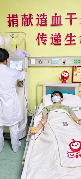 顶着台风天气从漳州老家出发  坐汽车高铁飞机中转厦门北京 大学生辗转40多个小时来汉捐髓