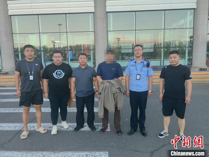 男子骗取签证出国务工并多次非法出入境被抓