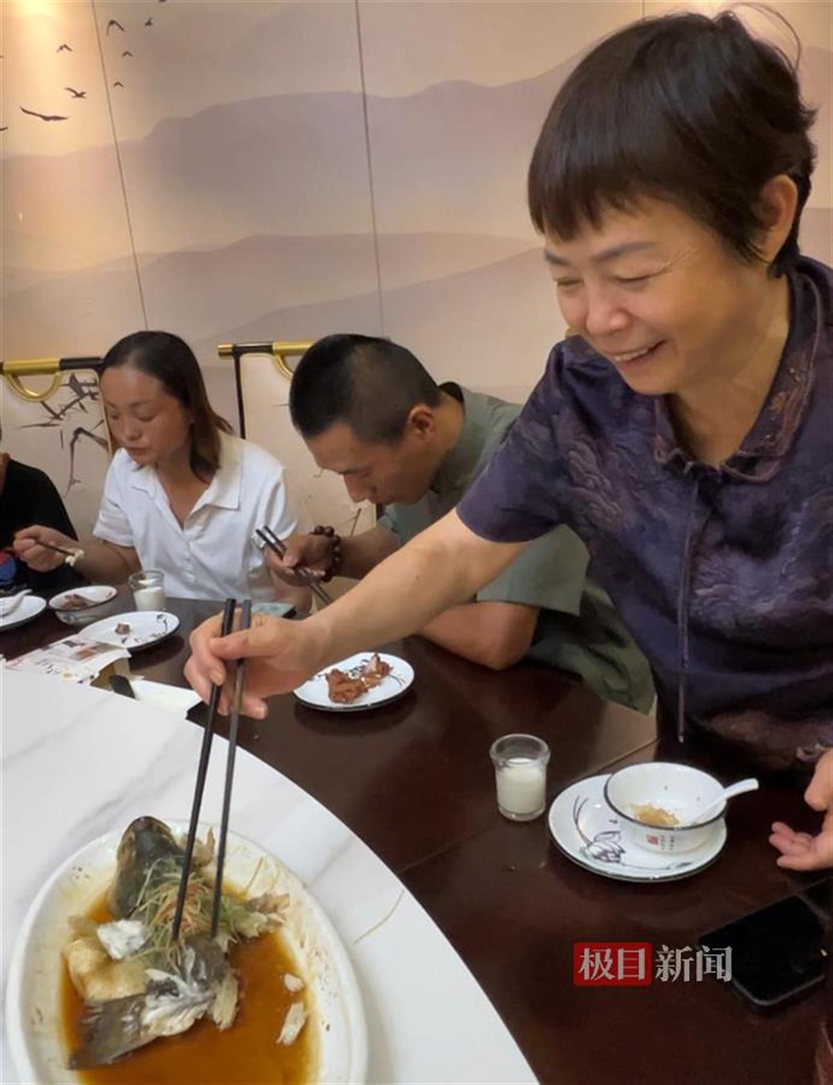 周末一家人聚餐心情说说 8959bdc16e32fc969280e7476d47a772.jpeg