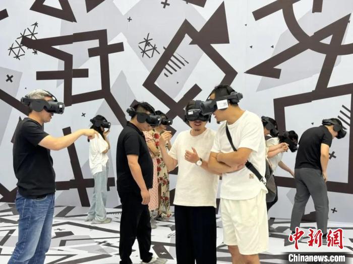 VR大空间成文旅新宠 业者指技术和内容将是成败关键