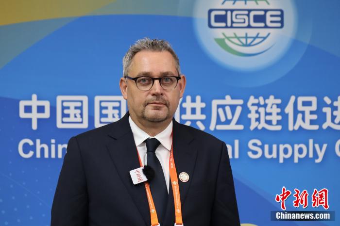开云体育世界经济论坛前执行董事： 没有中国参与全球供应链就没有绿色转型 世界观(图1)