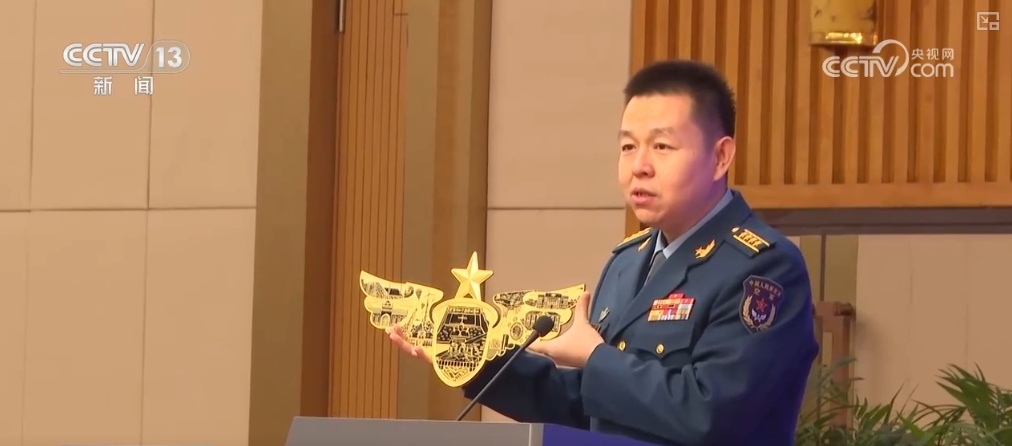 超级“硬核”！多维度、成体系、近距离展示空军装备快速迭代新成就(图1)