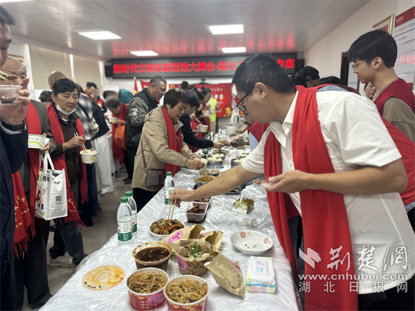 美食品尝环节。.jpg