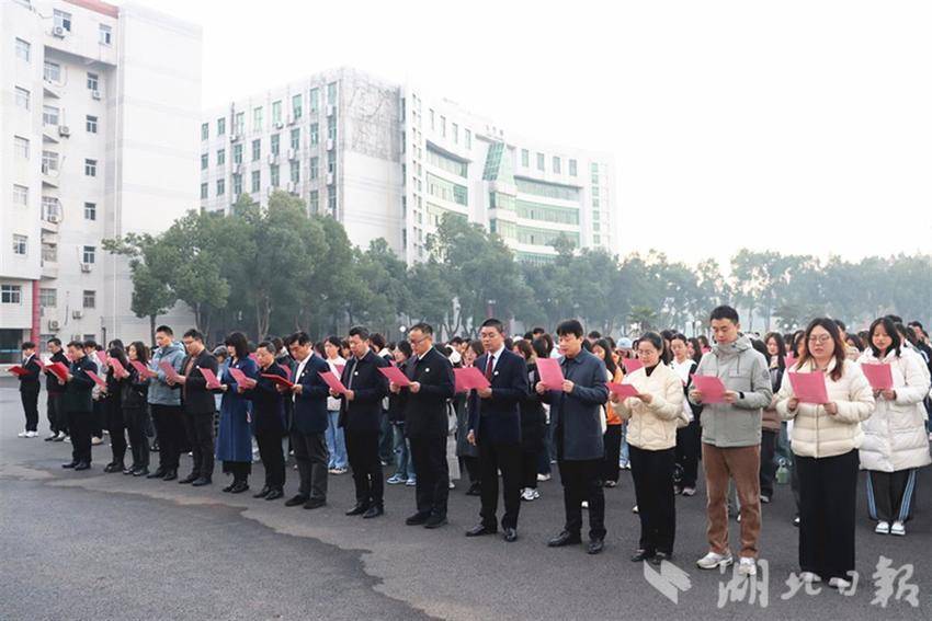 “多学法才能少吃亏” 老师招聘赢博体育登录会普法护航学子求职