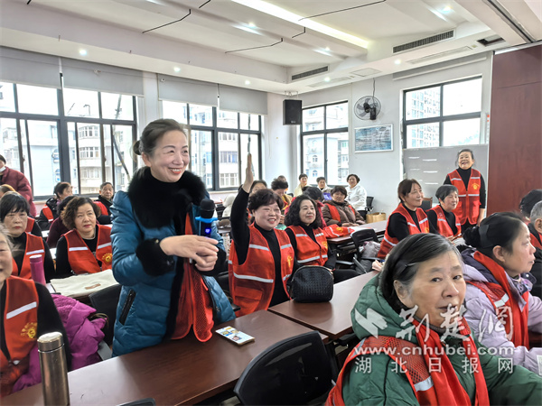 居民参与文明创建知识抢答活动.jpg