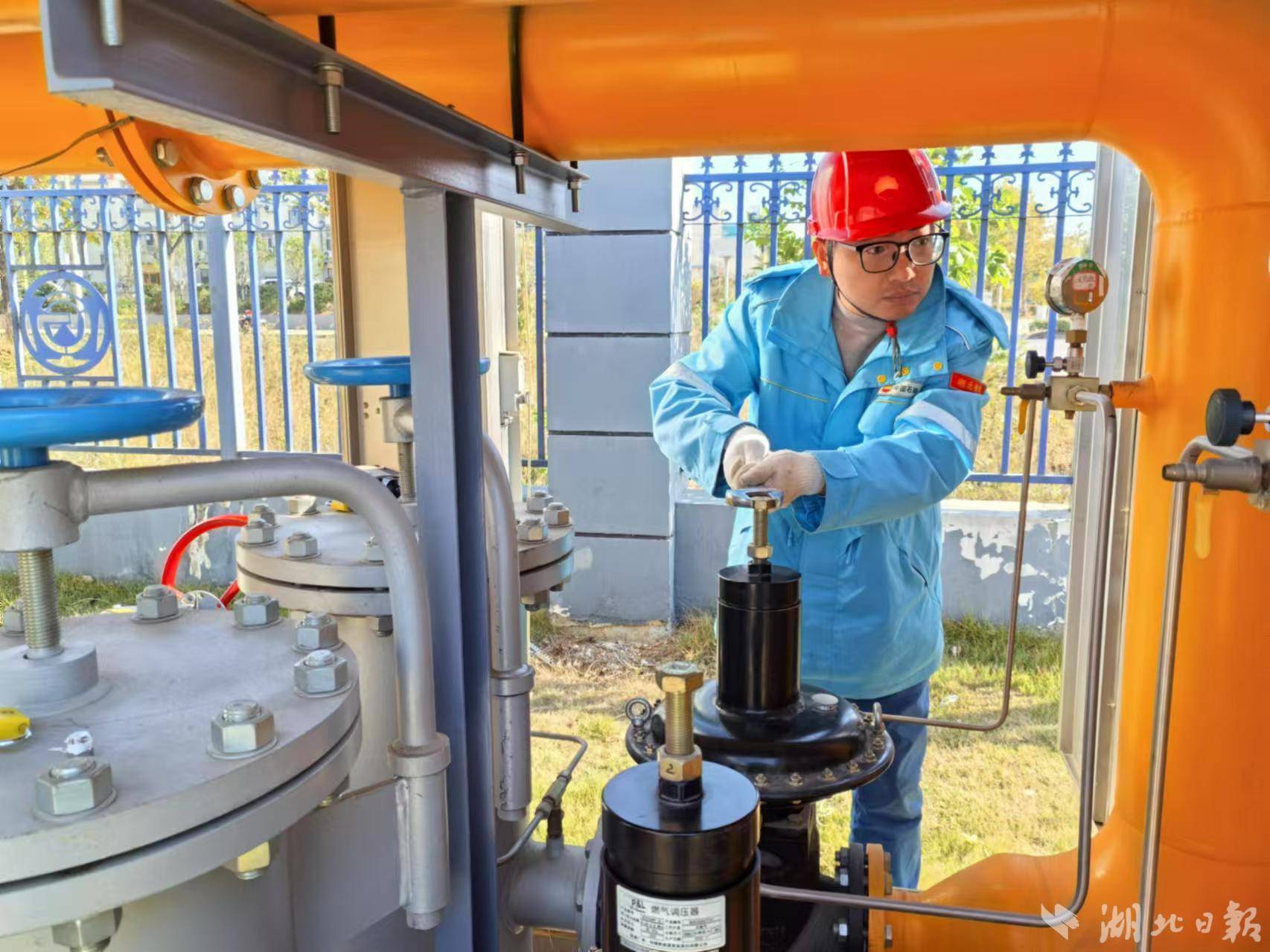 武汉昆仑公司：升级管网巡护力度 让冬供保障有“温度”(图1)